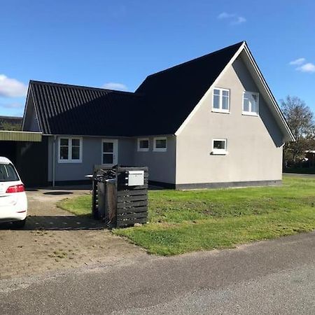 Hyggeligt Byhus Taet Ved Skov Og Togstation Aalbaek Exterior foto